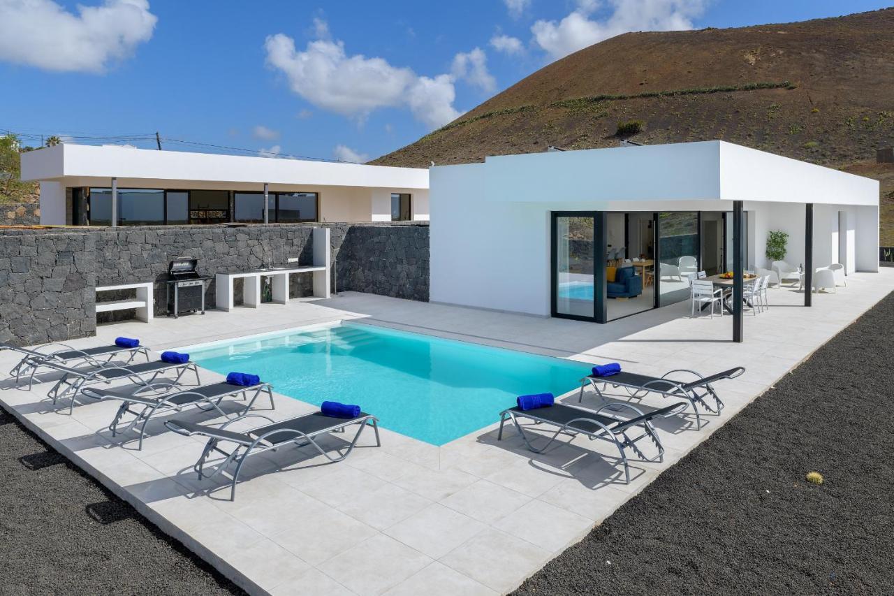 Villa Ainara Тіас Екстер'єр фото